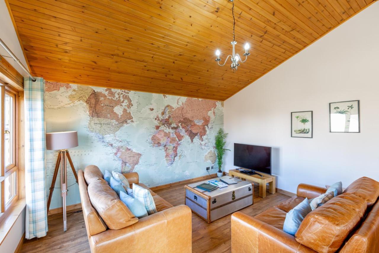 Douglas Fir Lodge With Hot Tub Near Cupar Fife Luthrie Esterno foto