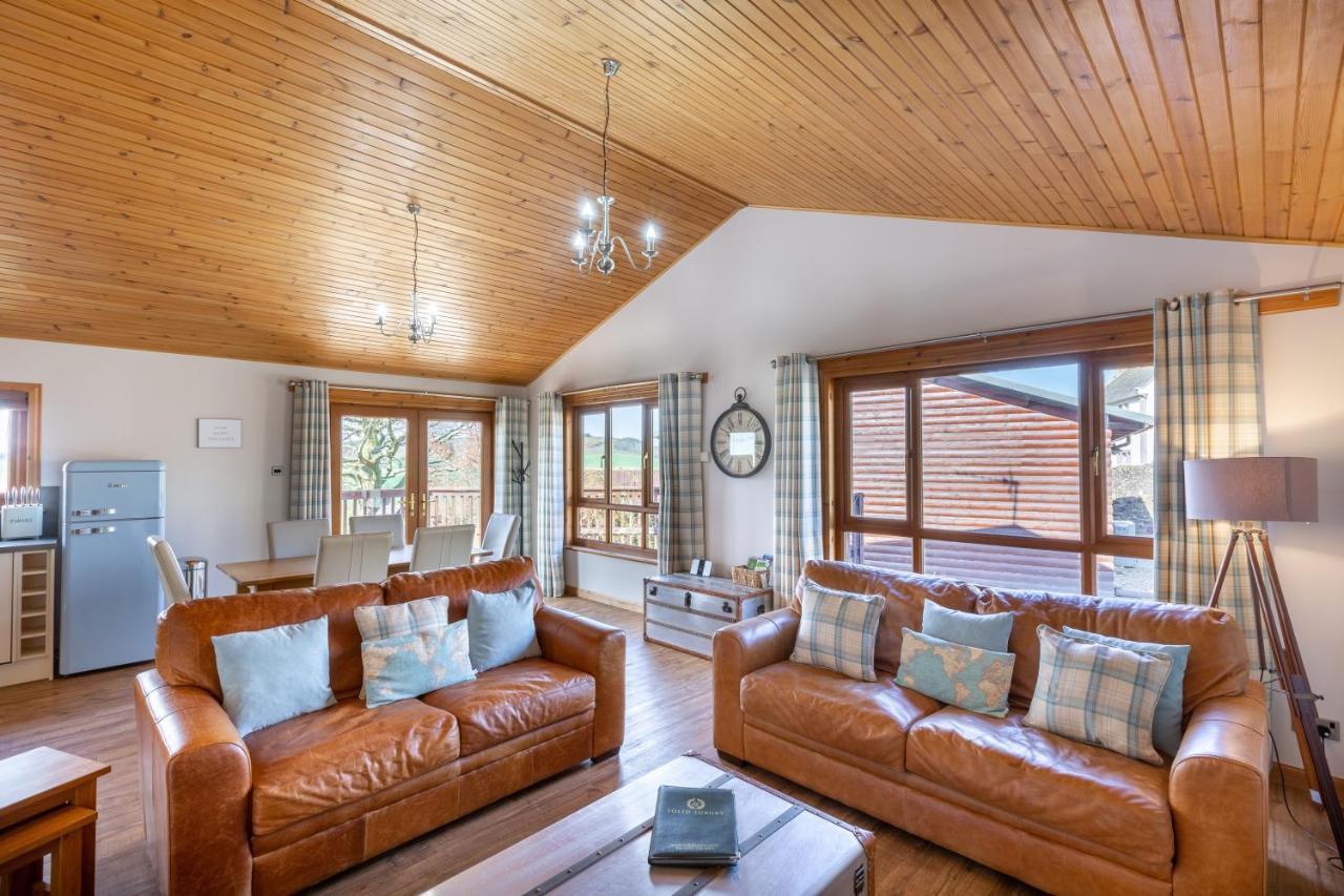 Douglas Fir Lodge With Hot Tub Near Cupar Fife Luthrie Esterno foto