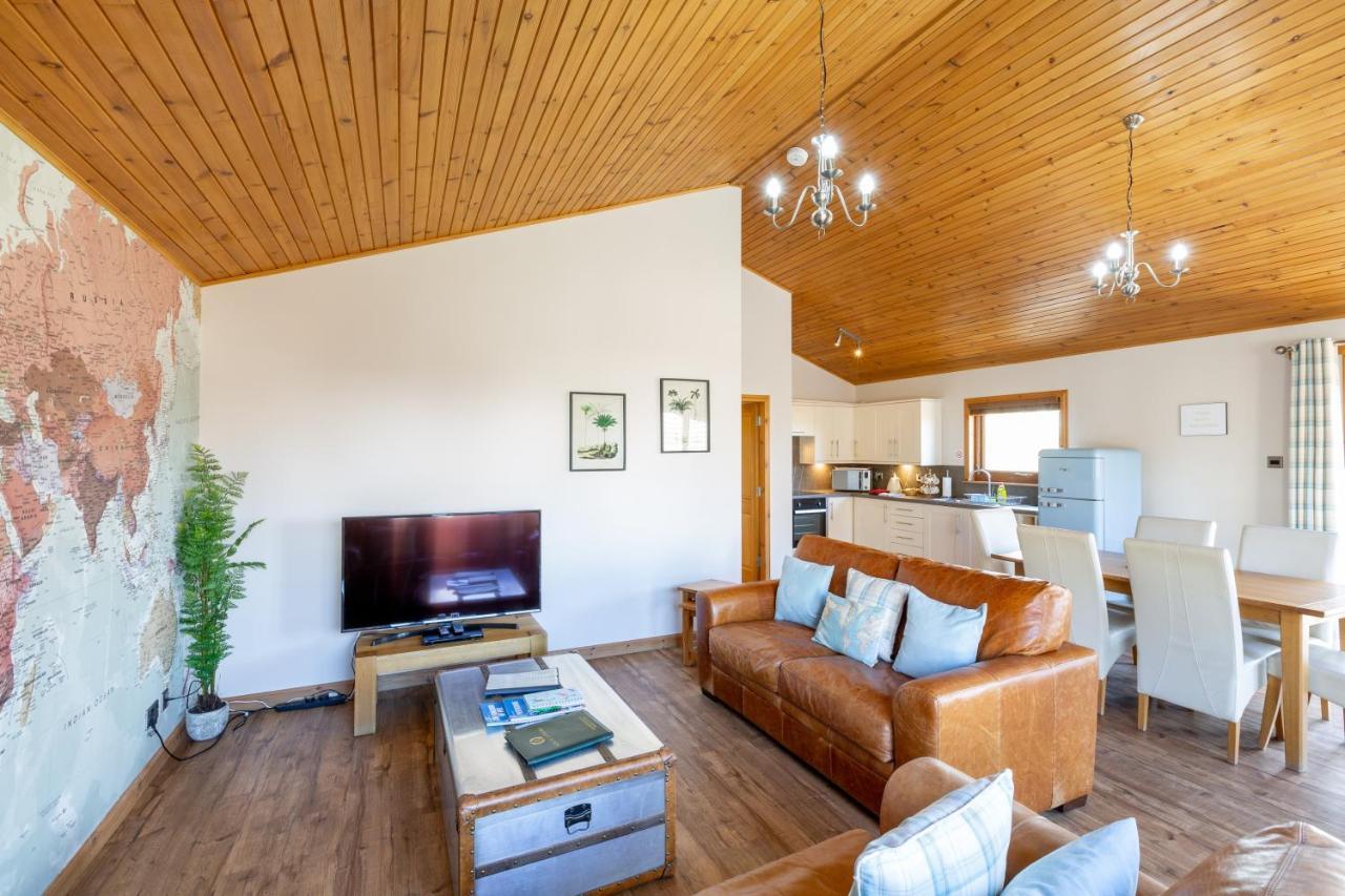 Douglas Fir Lodge With Hot Tub Near Cupar Fife Luthrie Esterno foto