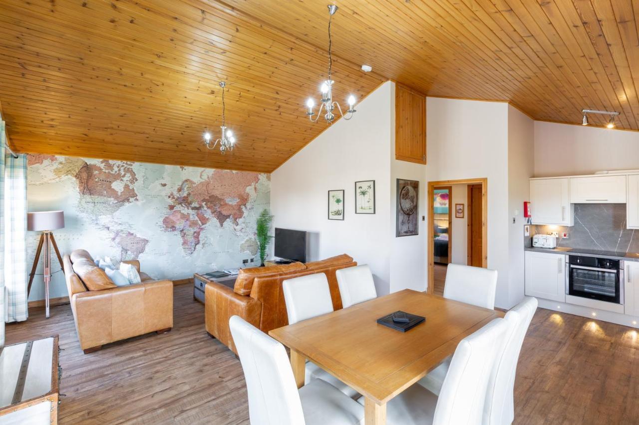 Douglas Fir Lodge With Hot Tub Near Cupar Fife Luthrie Esterno foto