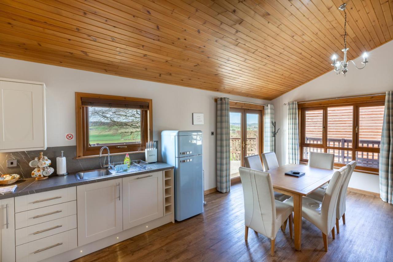 Douglas Fir Lodge With Hot Tub Near Cupar Fife Luthrie Esterno foto