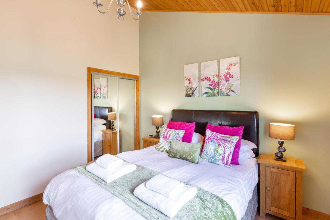 Douglas Fir Lodge With Hot Tub Near Cupar Fife Luthrie Esterno foto